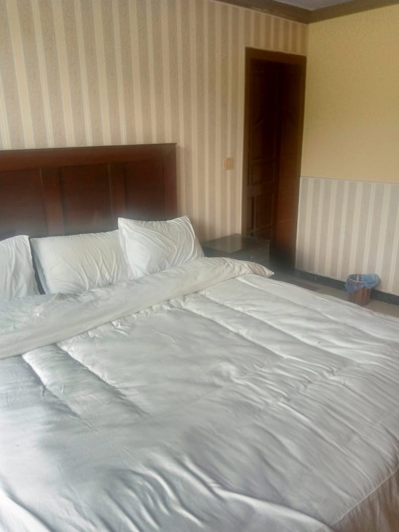 10 Rooms